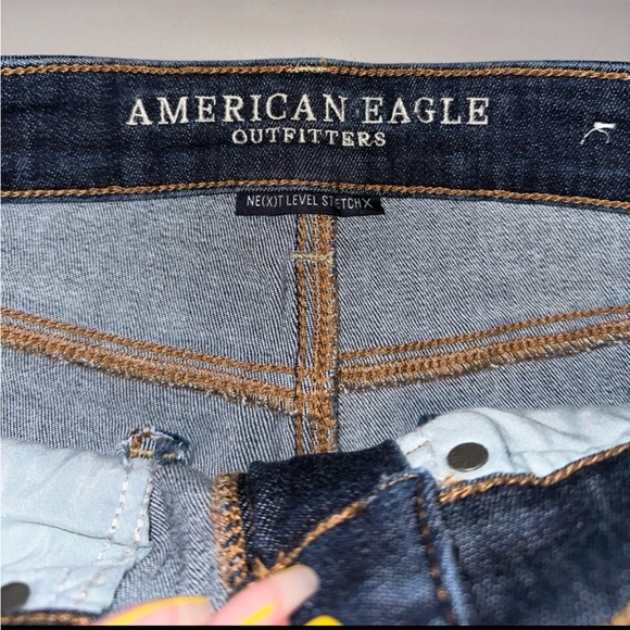 American Eagle Midi Jean Shorts Size 2 - Picture 2 of 2